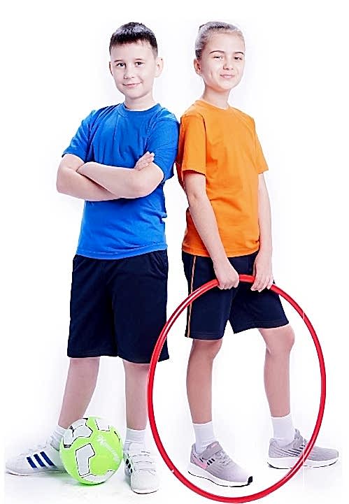 Спортивные шорты и футболка