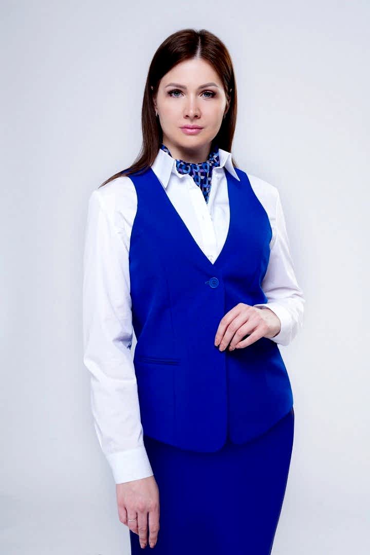 Костюм женский администратора: жилет Ж-29, блуза Б-16 и косынка КС-2